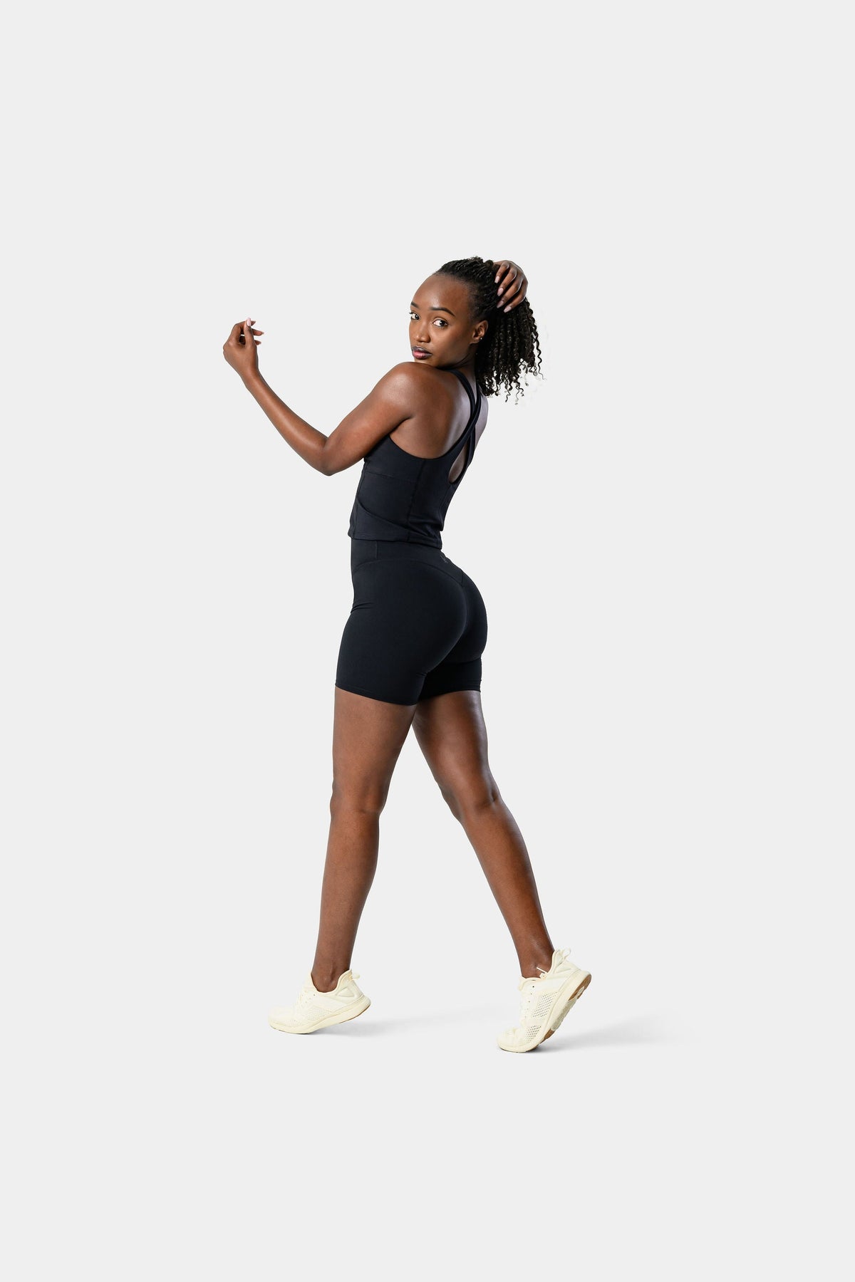 Serenity Shorts 6" - Black