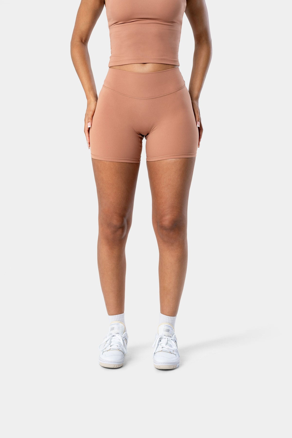 Lunara Short - Mocha Mousse 6"