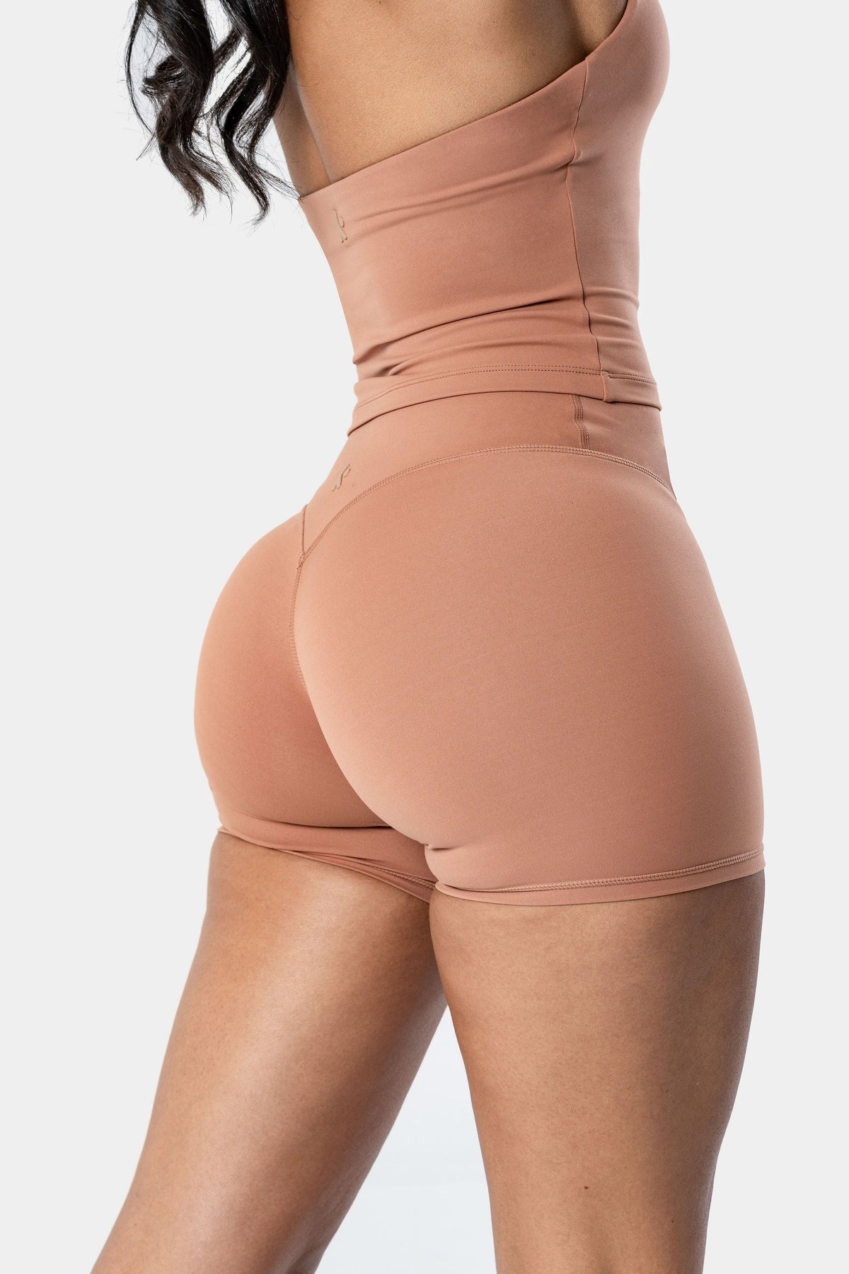 Lunara Short - Mocha Mousse 6"